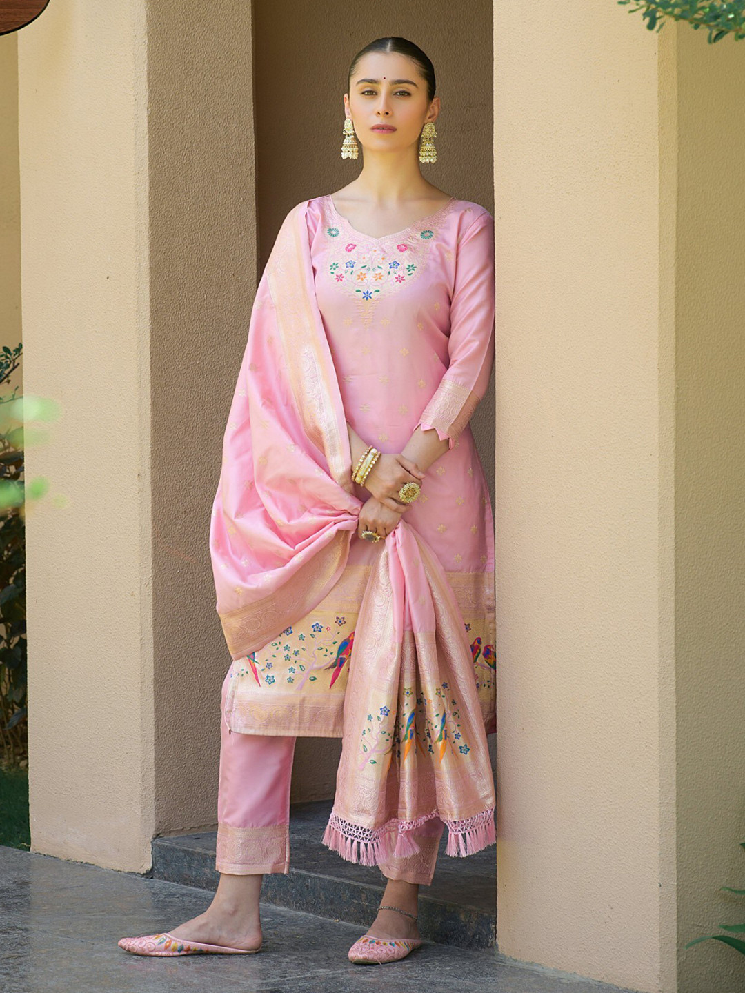 

ZARIMO Ethnic Motifs Pure Silk Unstitched Dress Material, Pink