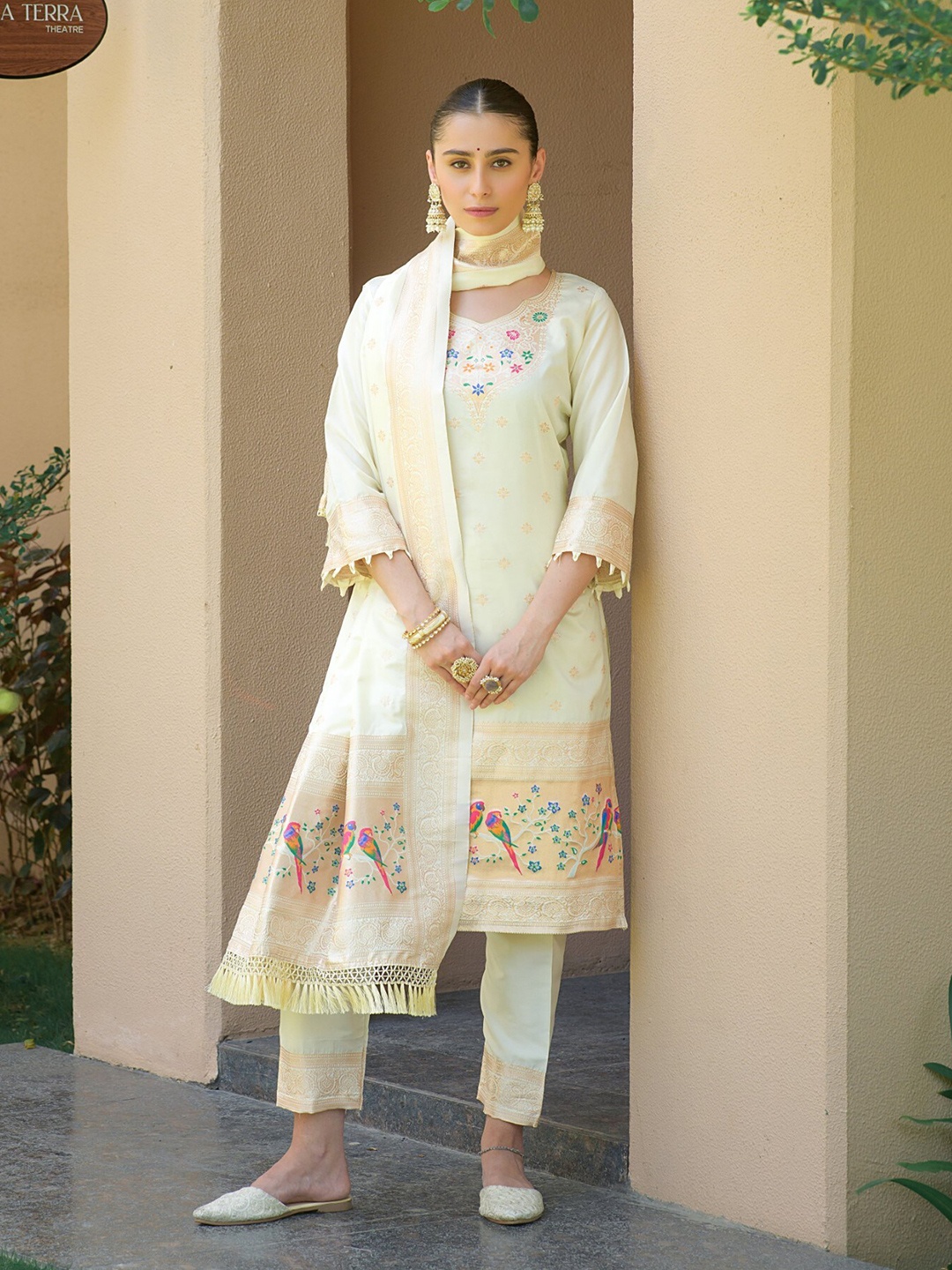

ZARIMO Pure Silk Unstitched Dress Material, Off white
