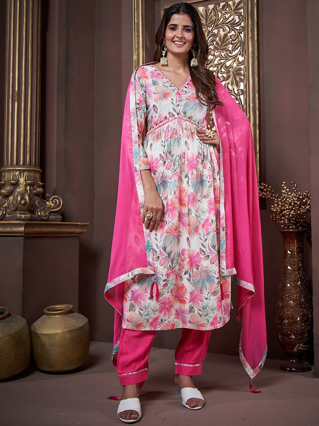 

Ekasya Printed Empire Kurta With Trousers & Dupatta, Pink