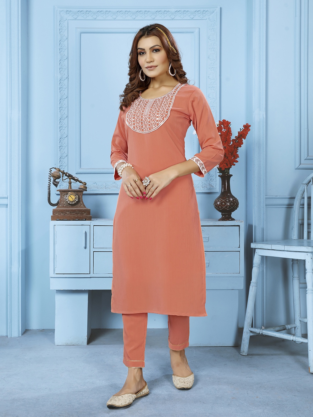

Ekasya Geometric Embroidered Regular Pure Cotton Round Neck Straight Kurta with Trouser, Orange