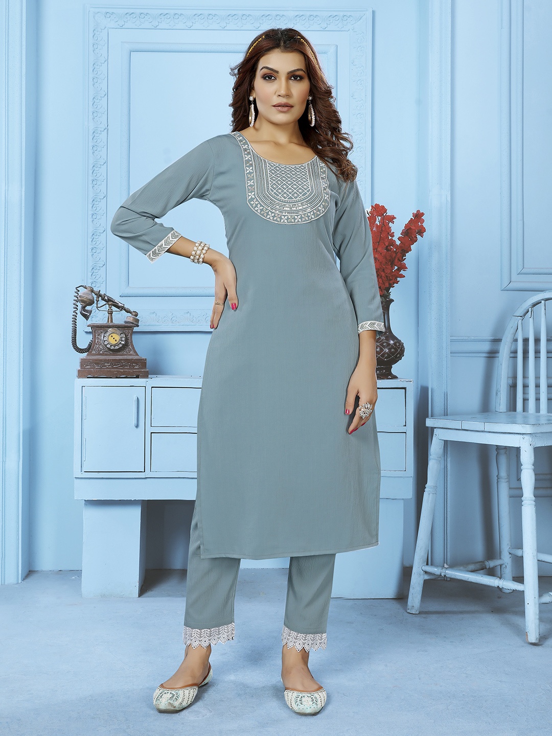 

Ekasya Floral Yoke Design Regular Thread Work Pure Cotton Straight Kurta with Trouser, Turquoise blue