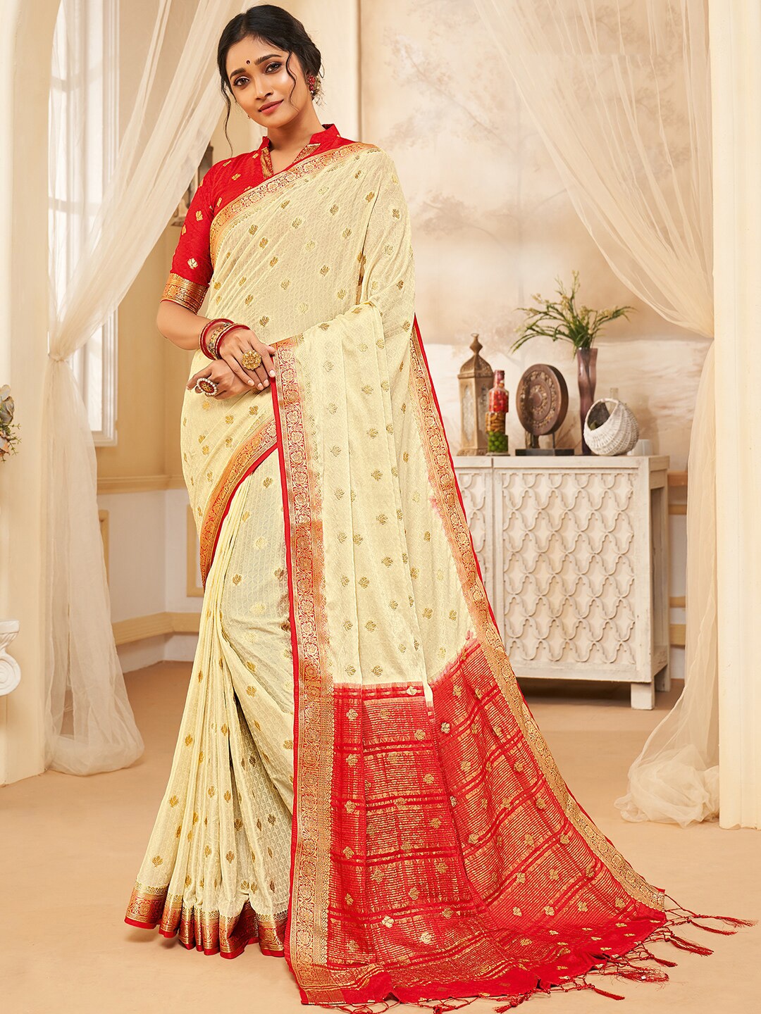 

Mitera Woven Design Printed Zari Saree, Peach