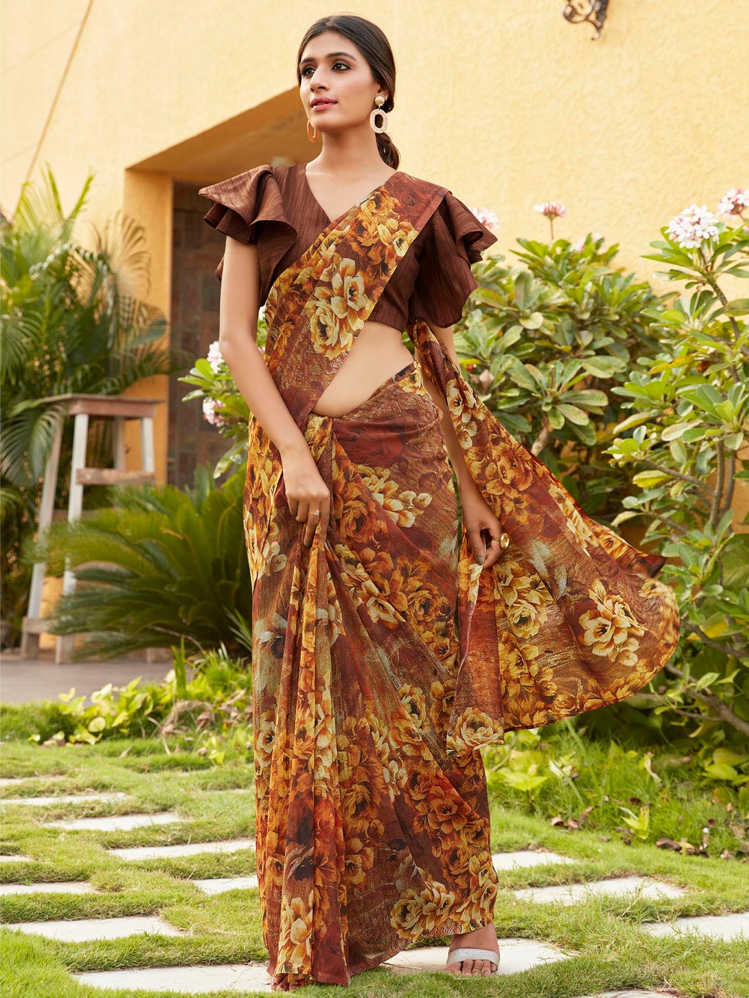 

Mitera Floral Printed Saree, Brown