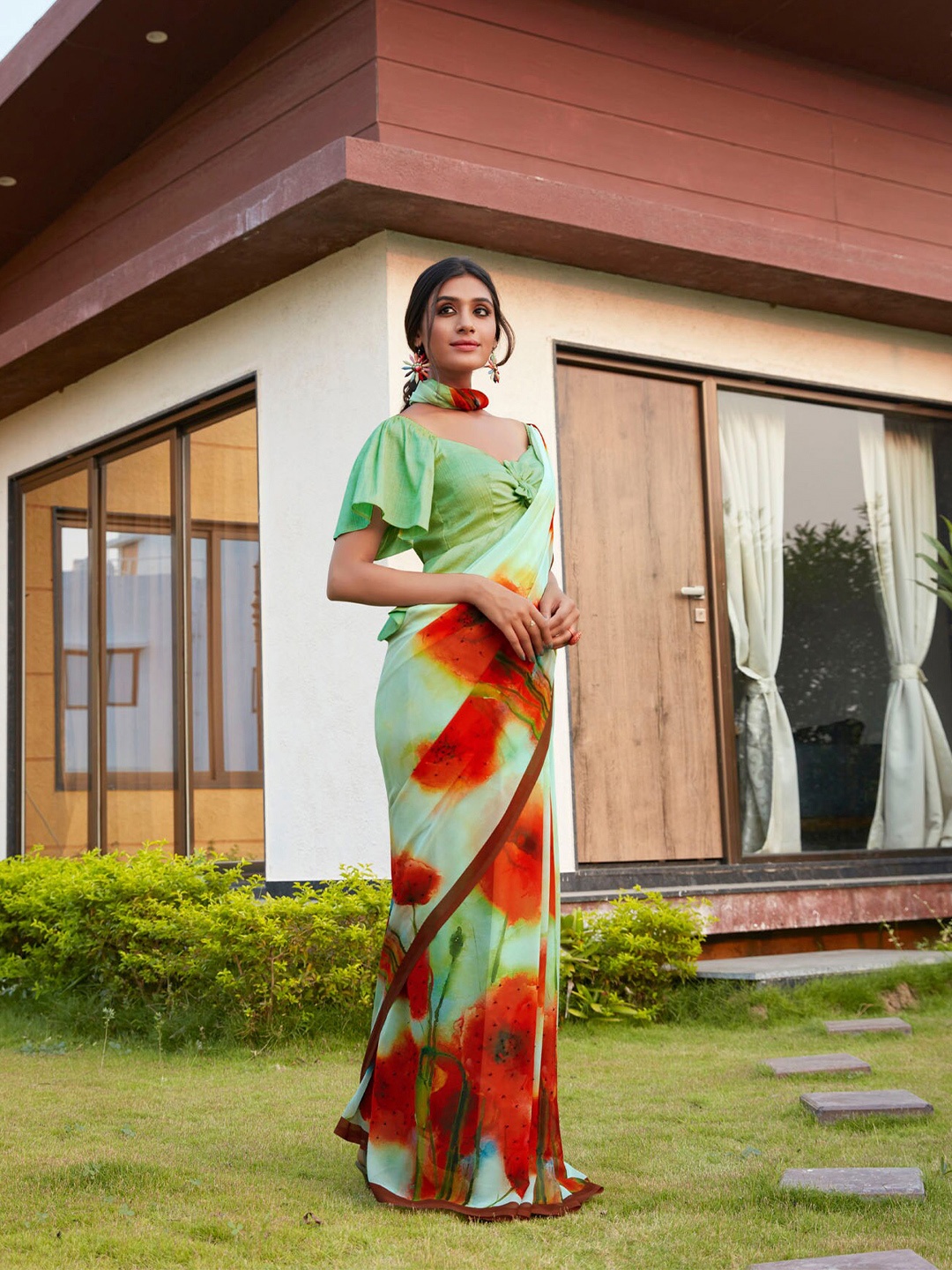 

Mitera Floral Printed Zari Saree, Green