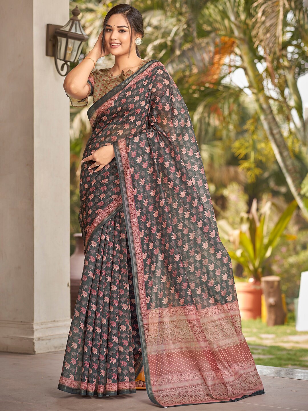 

Vishudh Printed Zari Chanderi Saree, Black
