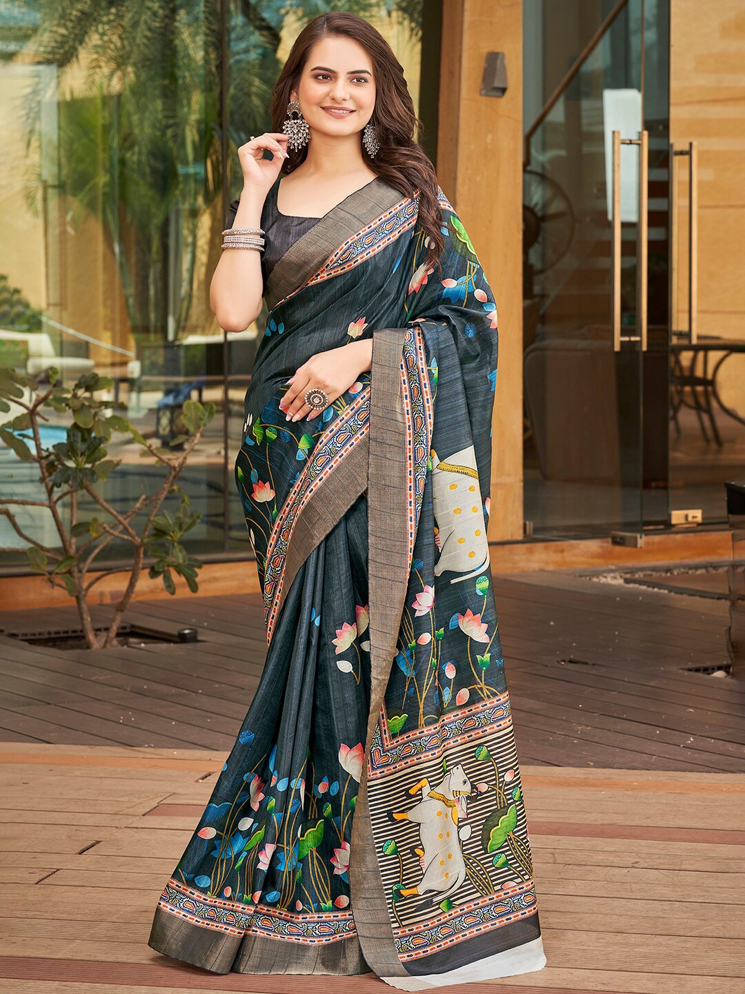 

Vishudh Paisley Zari Art Silk Saree, Green