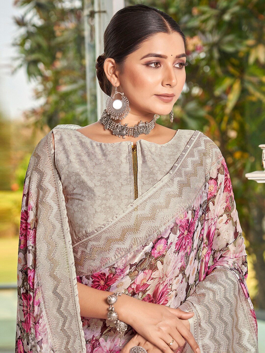 

Vishudh Floral Digital Prints Zari Thread Embroidery Saree, Beige