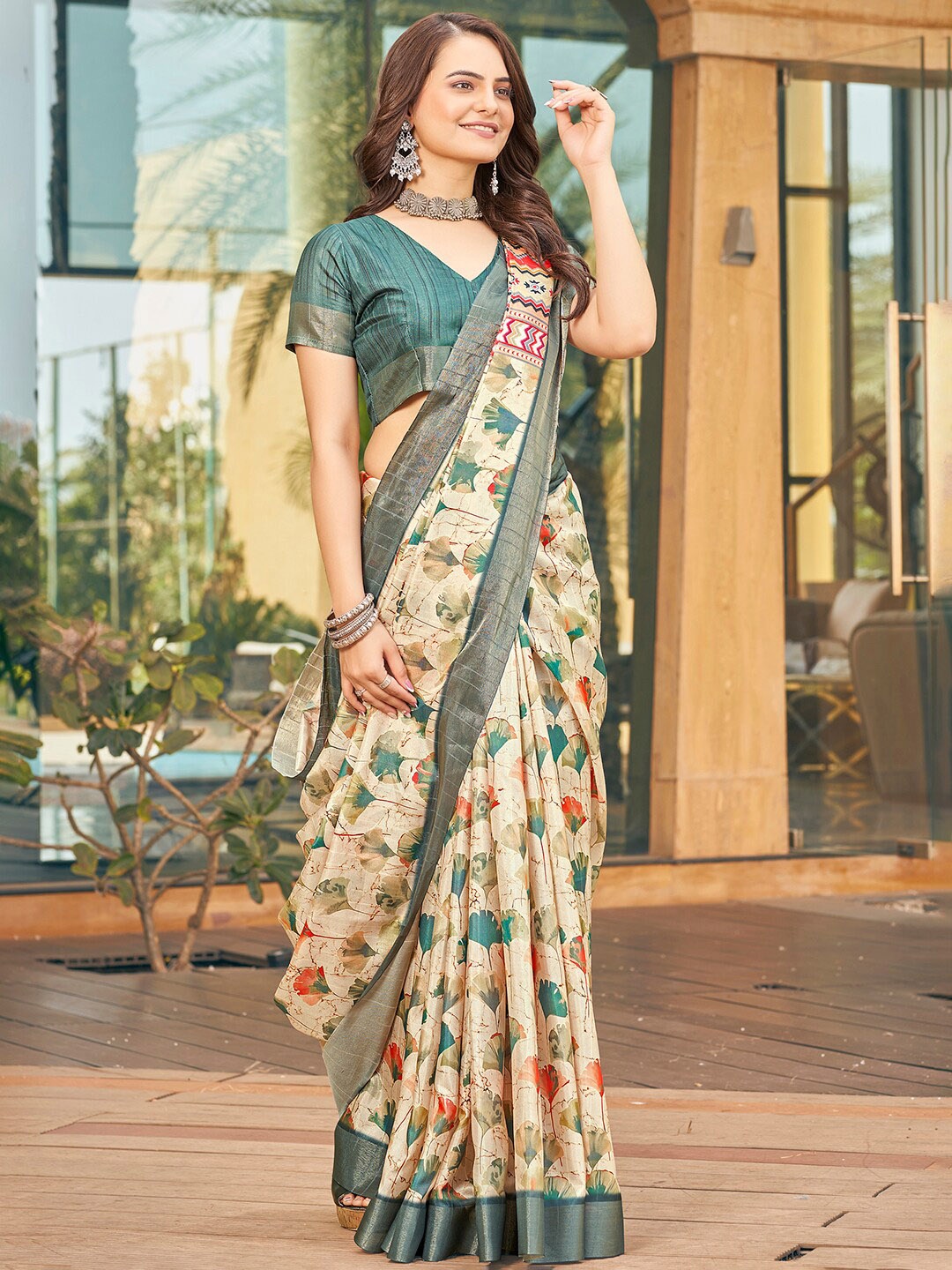 

Vishudh Floral Zari Art Silk Fusion Saree, Cream