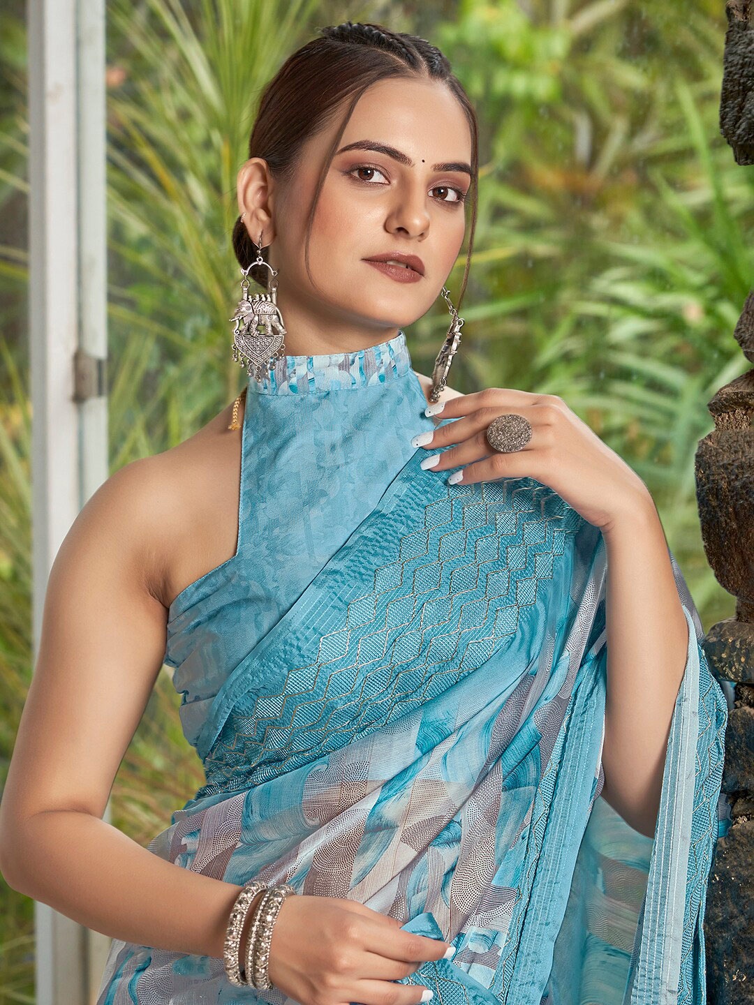 

Vishudh Blue & Grey Abstract Printed Zari Fusion Saree