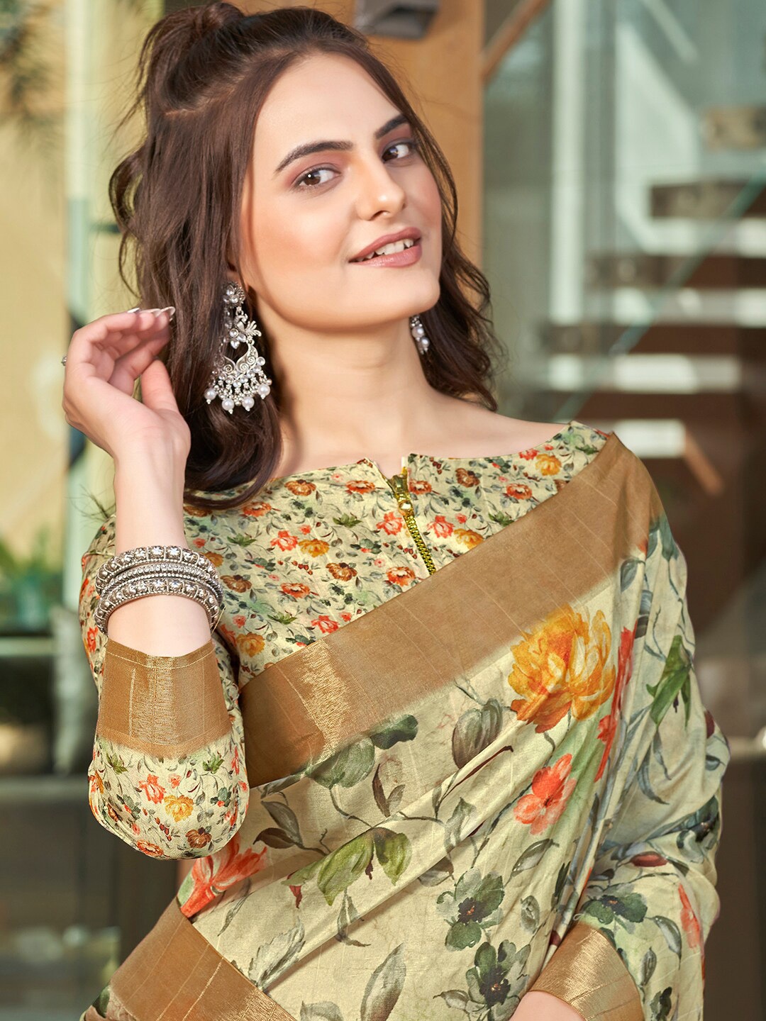 

Vishudh Green Floral Printed Zari Saree