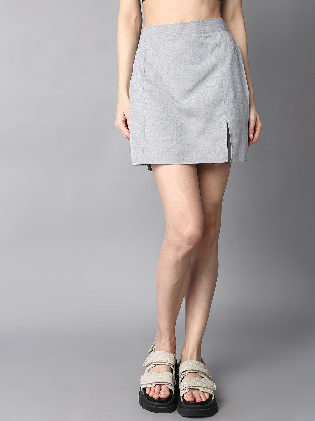 

The Roadster Lifestyle Co. Grey Pure Cotton Mini Skorts