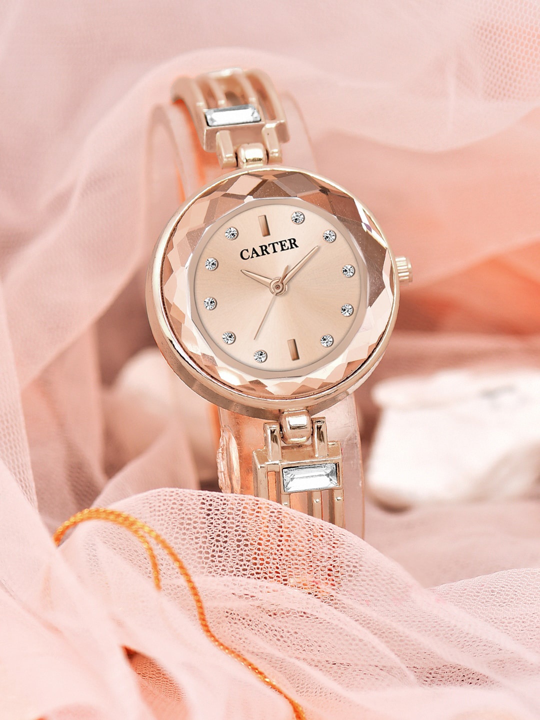 

Sandy D Carter Women Embellished Dial & Bracelet Analogue Watch Sandy D Carter-126-RG, Rose gold