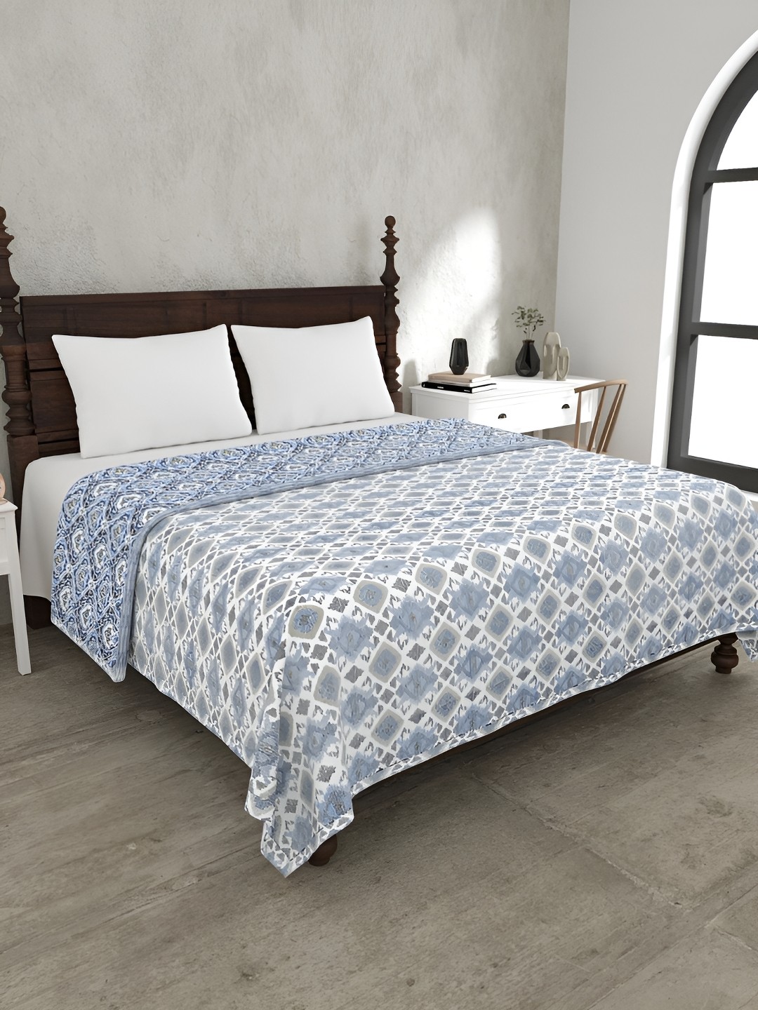 

JAIPUR FABRIC Blue & White Floral Cotton 150 GSM Reversible Double Bed Dohar