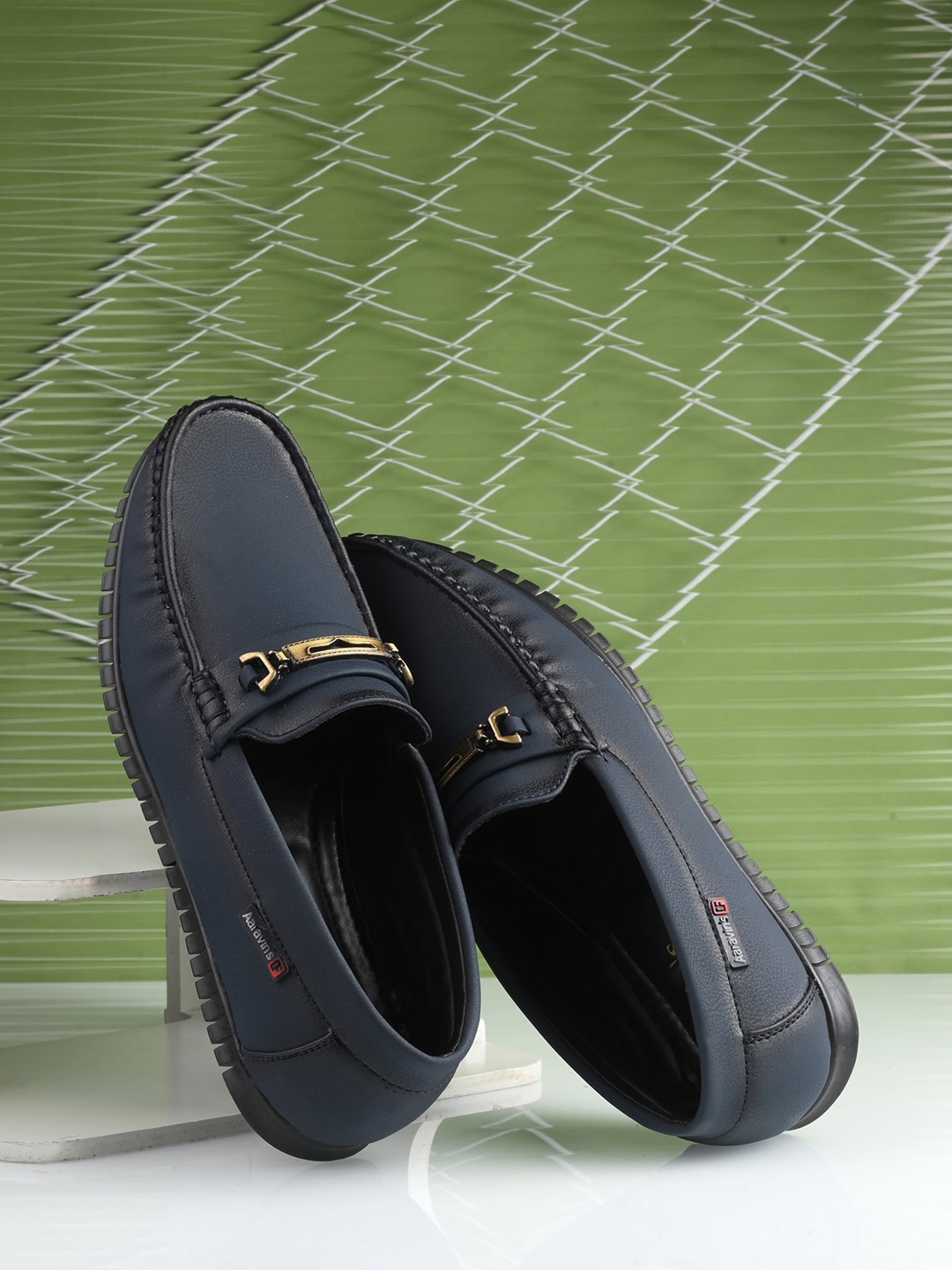 

AARAVIN'S Men Textured Lightweight Horsebit Loafers, Blue