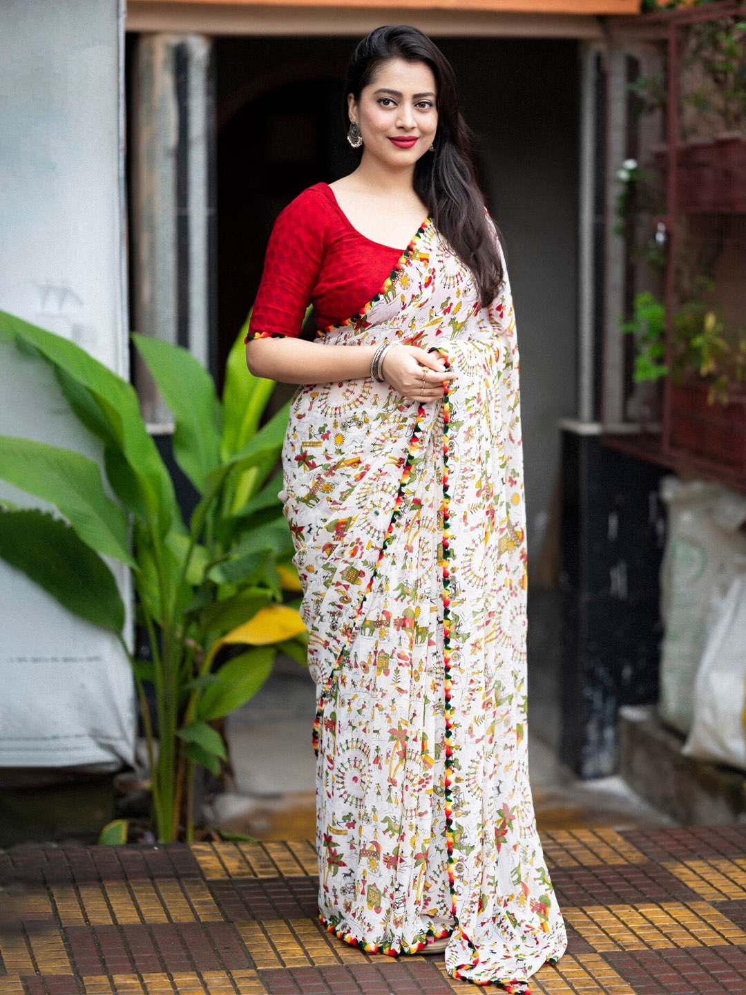 

Mitera Ethnic Motifs Printed Saree, White