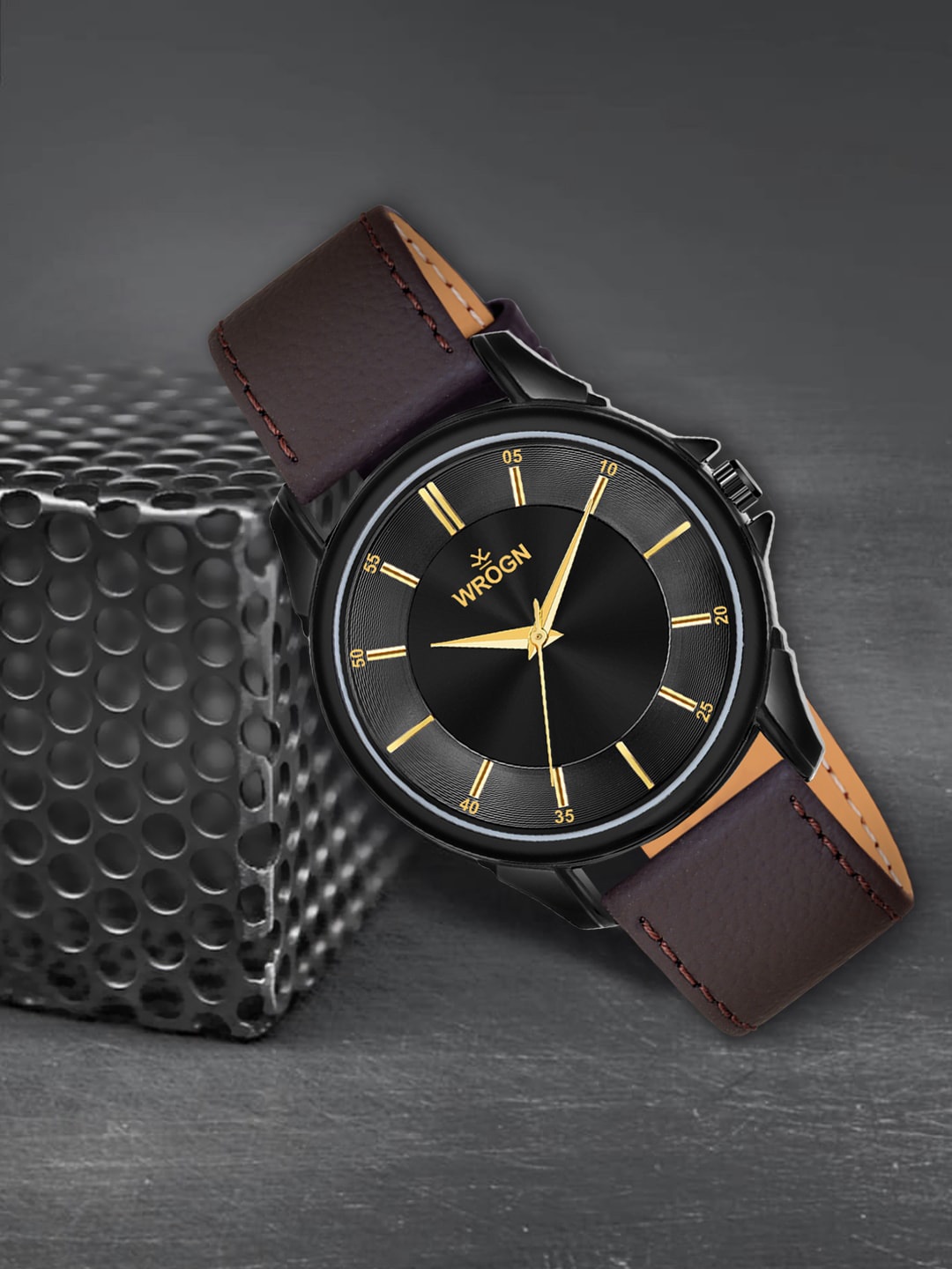 

WROGN Men Leather Bracelet Style Straps Analogue Watch HOBWRG-24-0439, Coffee brown