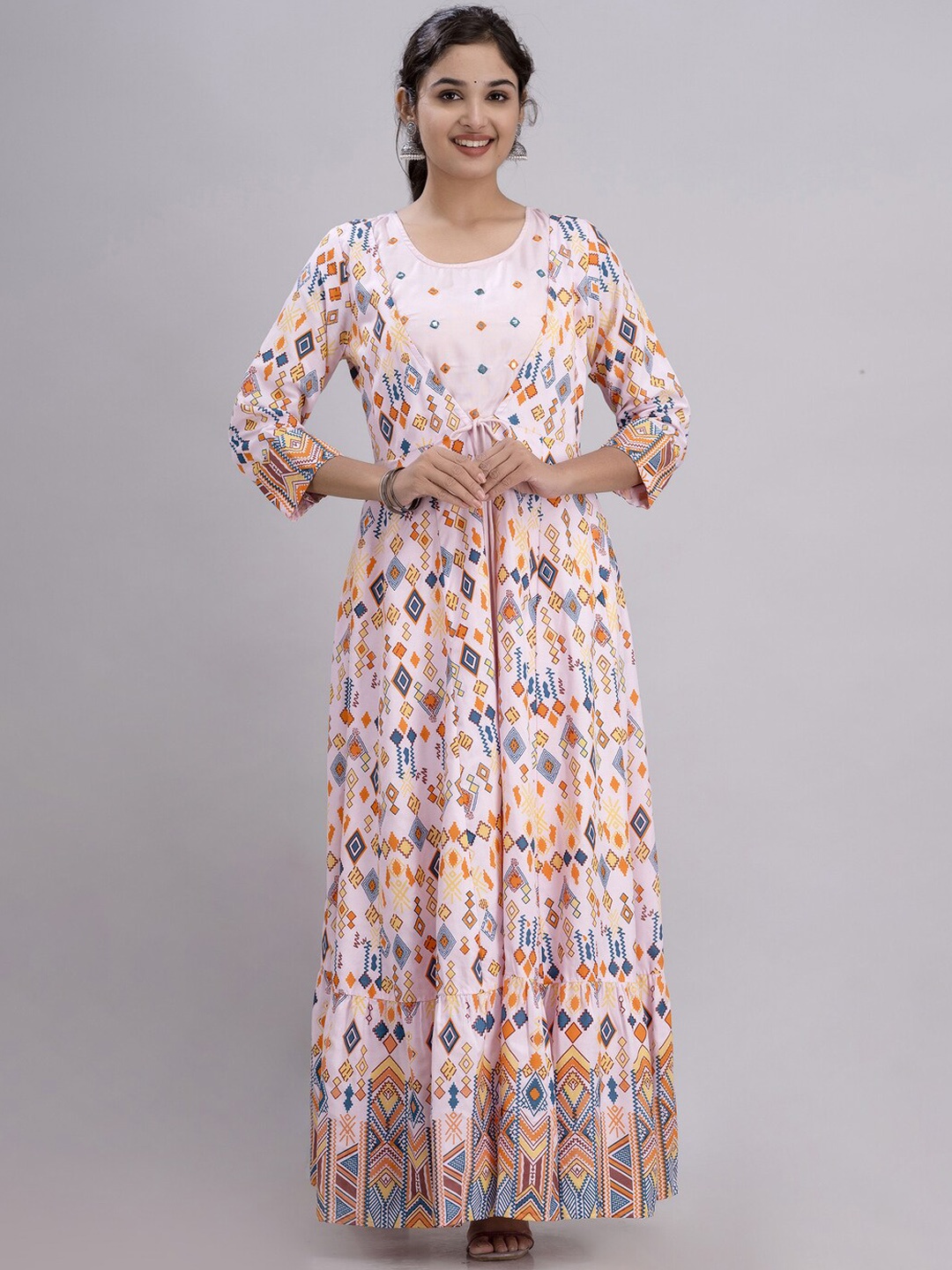 

ftDiva Geometric Printed Round Neck Three-Quarter Sleeves Anarkali Kurta, Pink