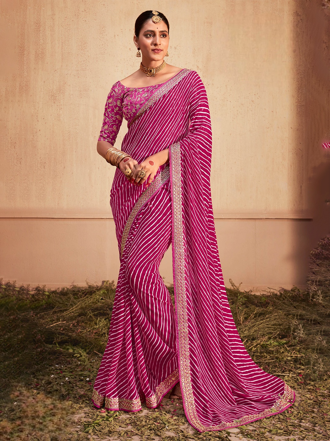 

Mitera Leheriya Embroidered Saree, Pink