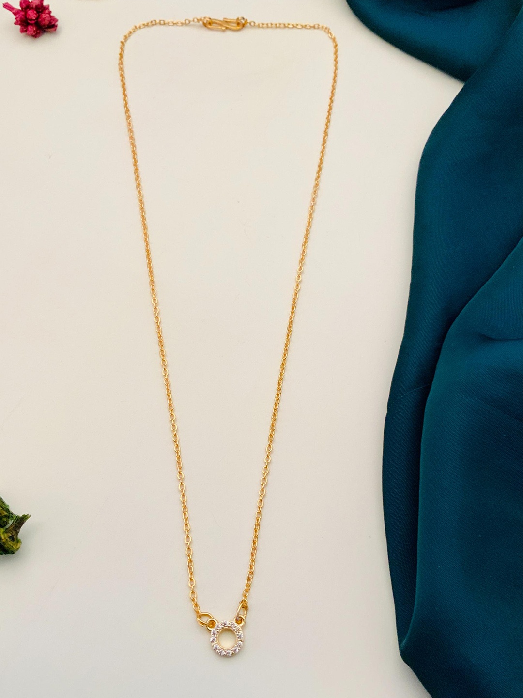 

DressBerry Gold-Plated American Diamond-Studded Brass Gold-Plated Chain With Pendant