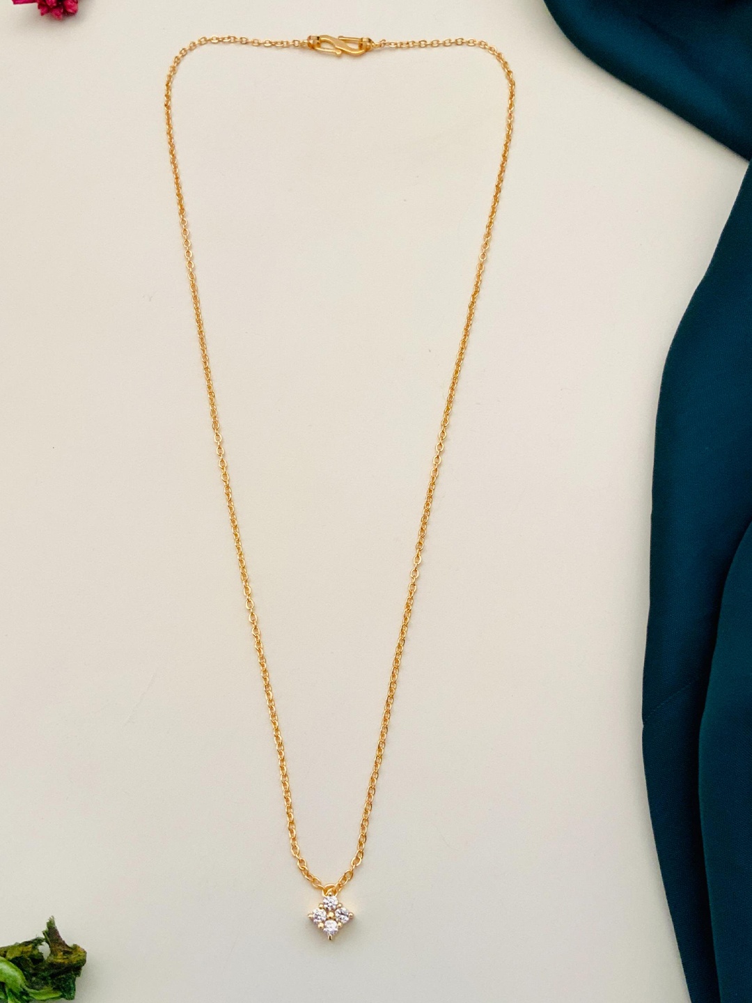 

DressBerry Gold-Plated American Diamond Chain With Pendant