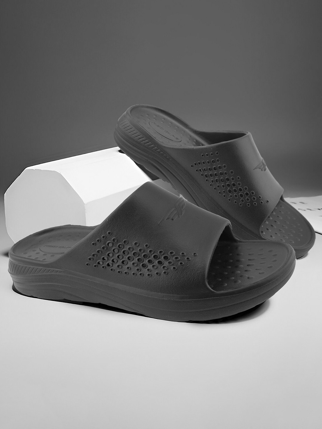 

Red Tape Men Comfort Sliders, Black