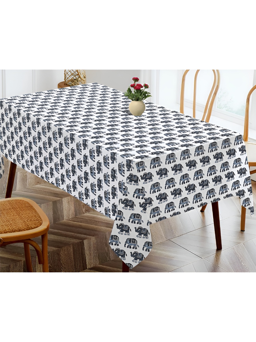 

OASIS Grey & White Ethnic Motifs Cotton 4-Seater Table Cover