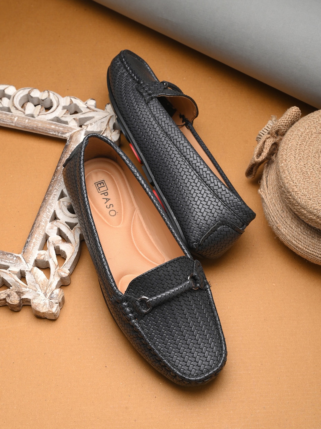 

El Paso Women Textured Round Toe Lightweight Loafers, Black
