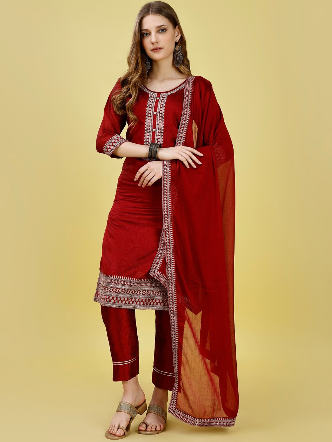 

STH Ethnic Motifs Embroidered Regular Kurta with Trouser & Dupatta, Maroon