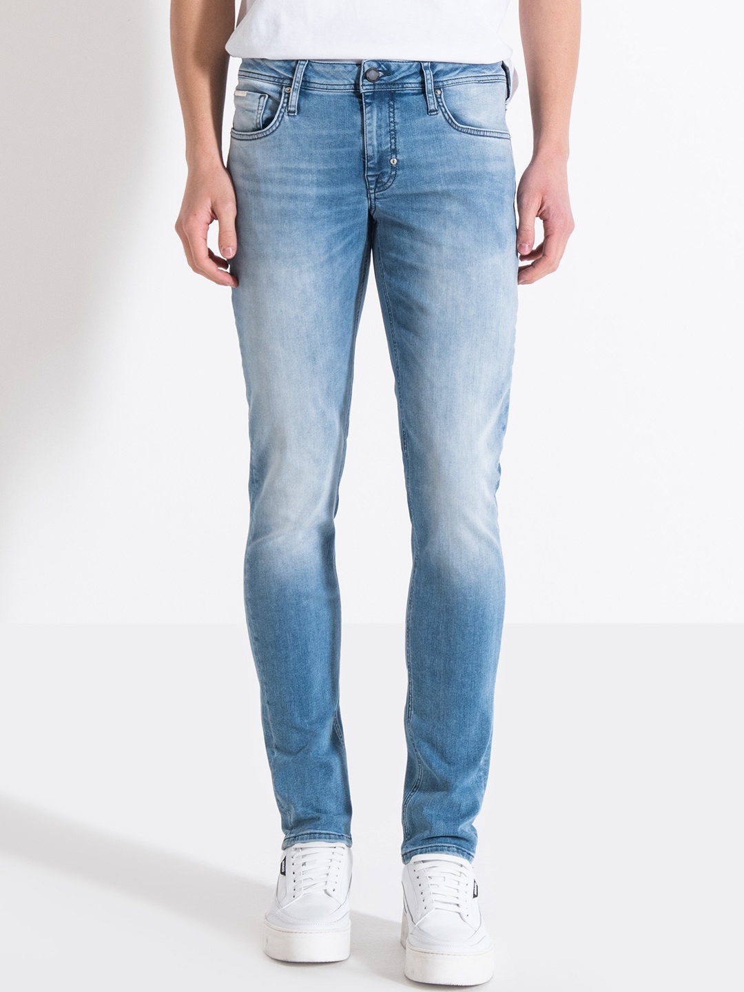 

Antony Morato Men Tapered Fit Heavy Fade Jeans, Blue