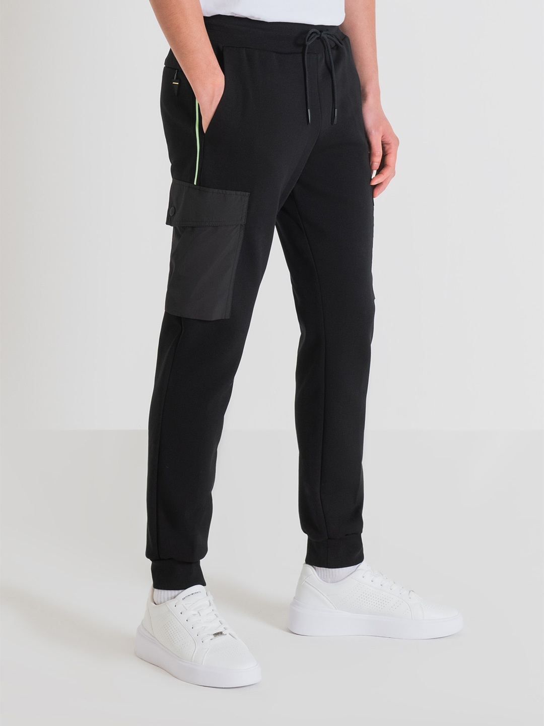 

Antony Morato Men Relaxed-Fit Mid Rise Joggers, Black