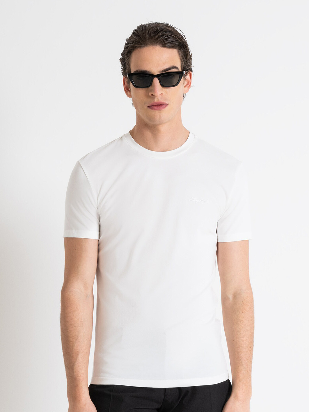 

Antony Morato Round Neck Short Sleeves Cotton Slim Fit T-shirt, White