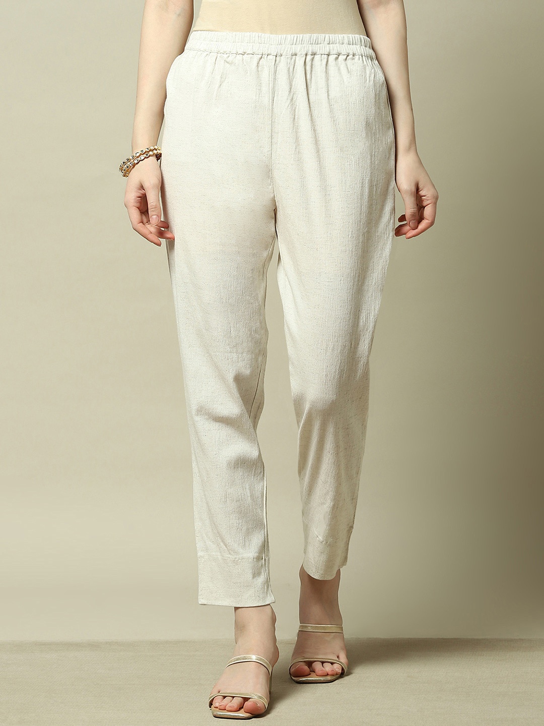 

Rangriti Women Textured Relaxed Trousers, White