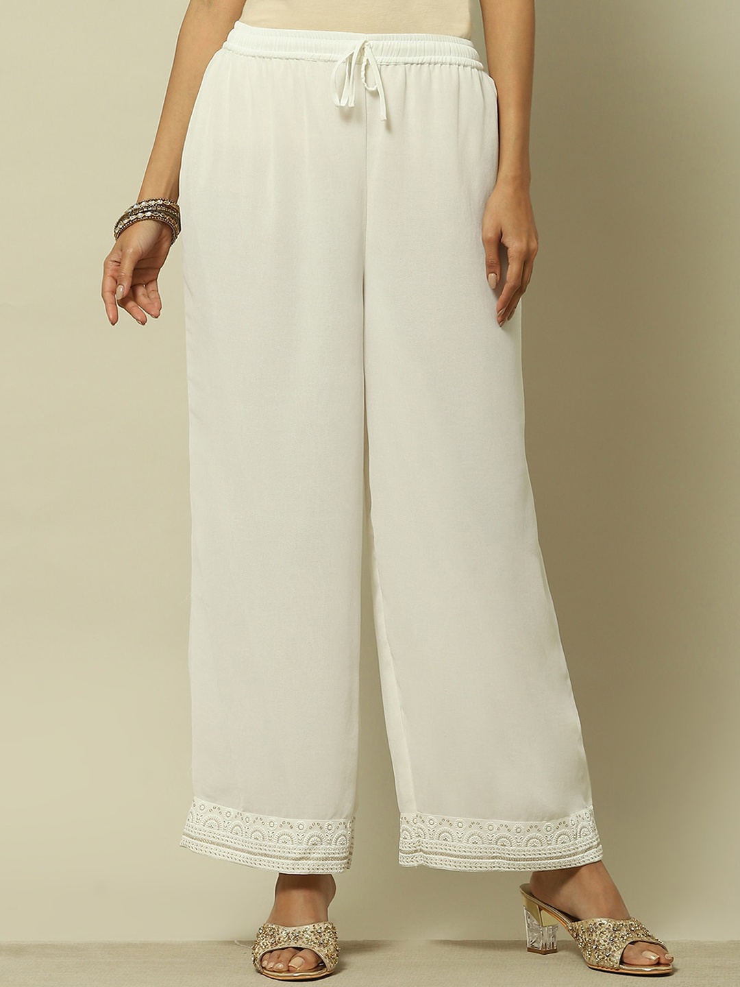 

Rangriti Women Relaxed Straight Fit Trousers, White