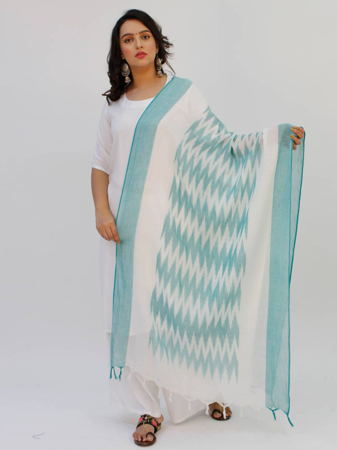 

LastInch Striped Ikat Cotton Dupatta, White