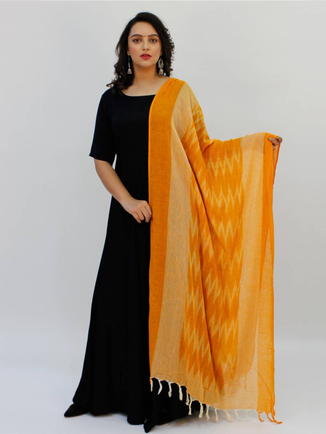 

LastInch Printed Ikat Cotton Dupatta, Yellow