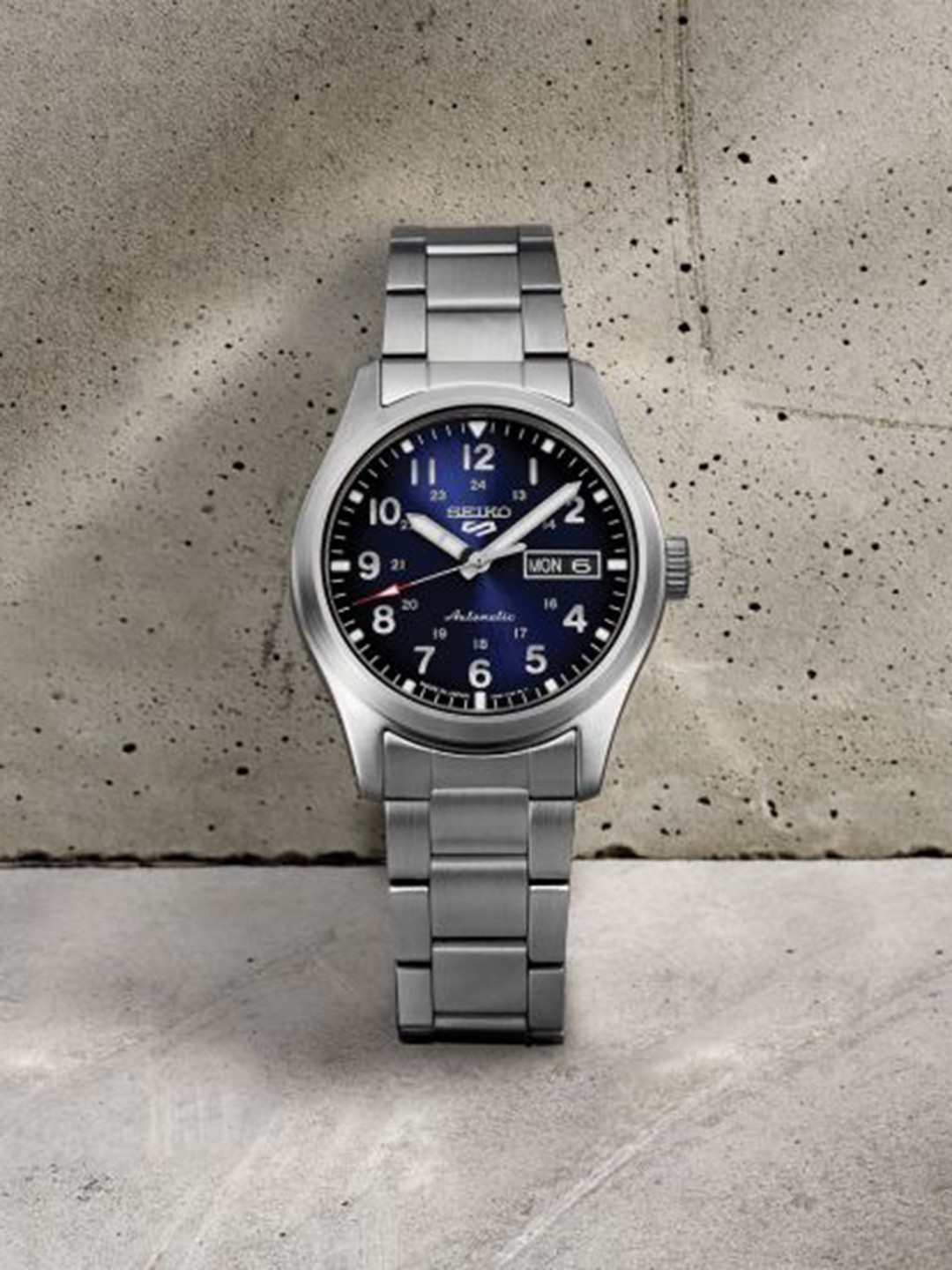 

SEIKO Men Embellished Dial Analogue Automatic Motion Powered Watch SRPG29K1, Navy blue