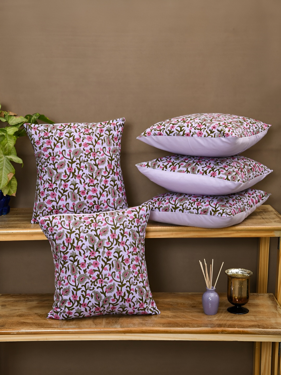 

Ratan Cart Purple & Pink 5 Pcs Floral Square Cushion Covers