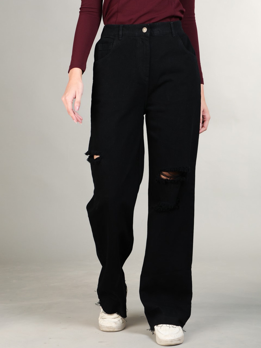 

The Roadster Lifestyle Co. Women Black Clean Look Cotton Straight-Fit Jeans