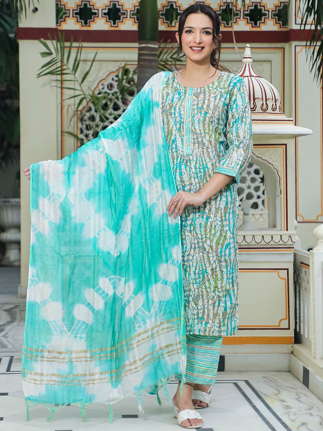 

Peachmode Floral Printed Round Neck Straight Kurta & Trousers With Dupatta, Turquoise blue