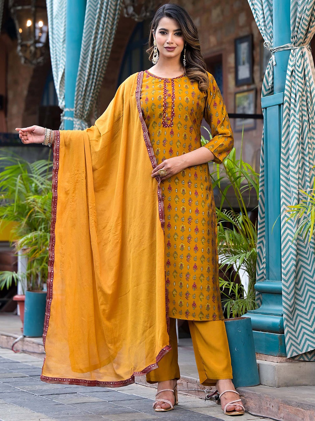 

Peachmode Round Neck Floral Embroidered Regular Chanderi Silk Kurta Set, Mustard