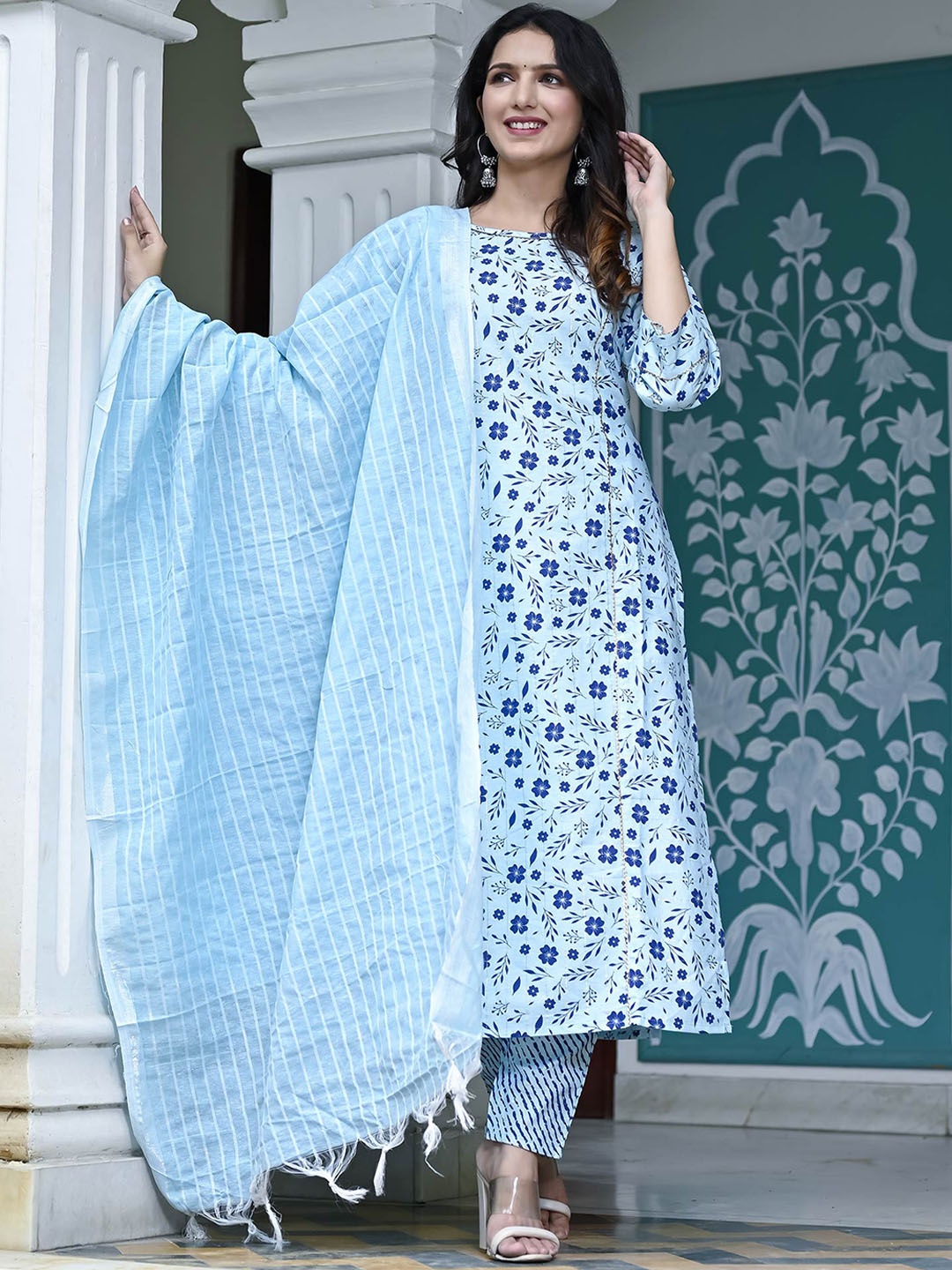 

Peachmode Floral Printed Regular Pure Cotton Kurta with Trousers & Dupatta, Blue