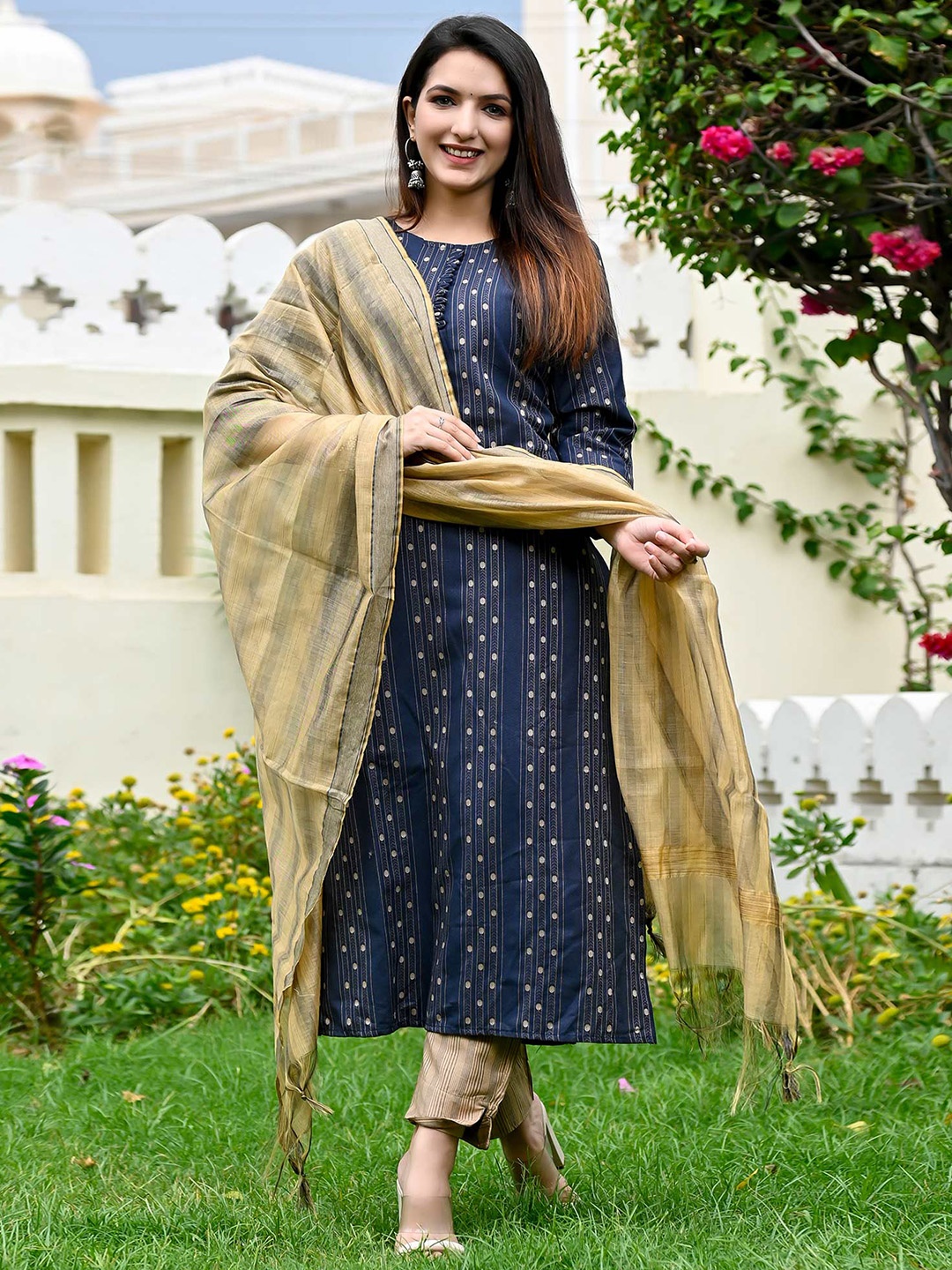 

Peachmode Floral Regular Pure Cotton Kurta with Trousers & With Dupatta, Blue