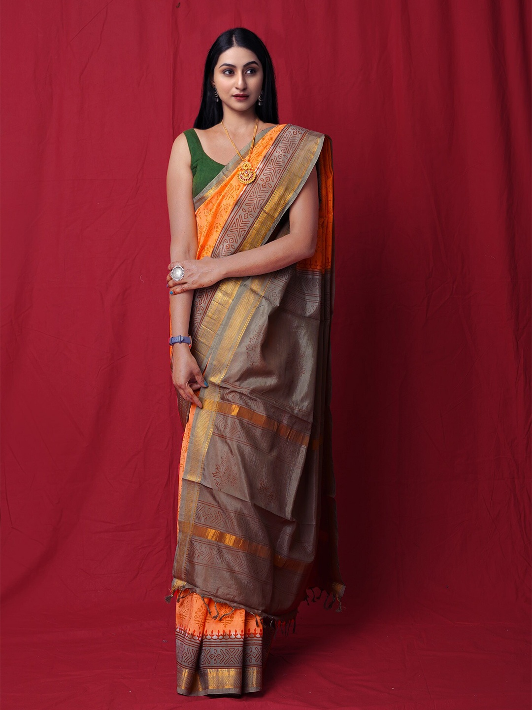 

Unnati Silks Ethnic Motifs Zari Mangalagiri Saree, Orange