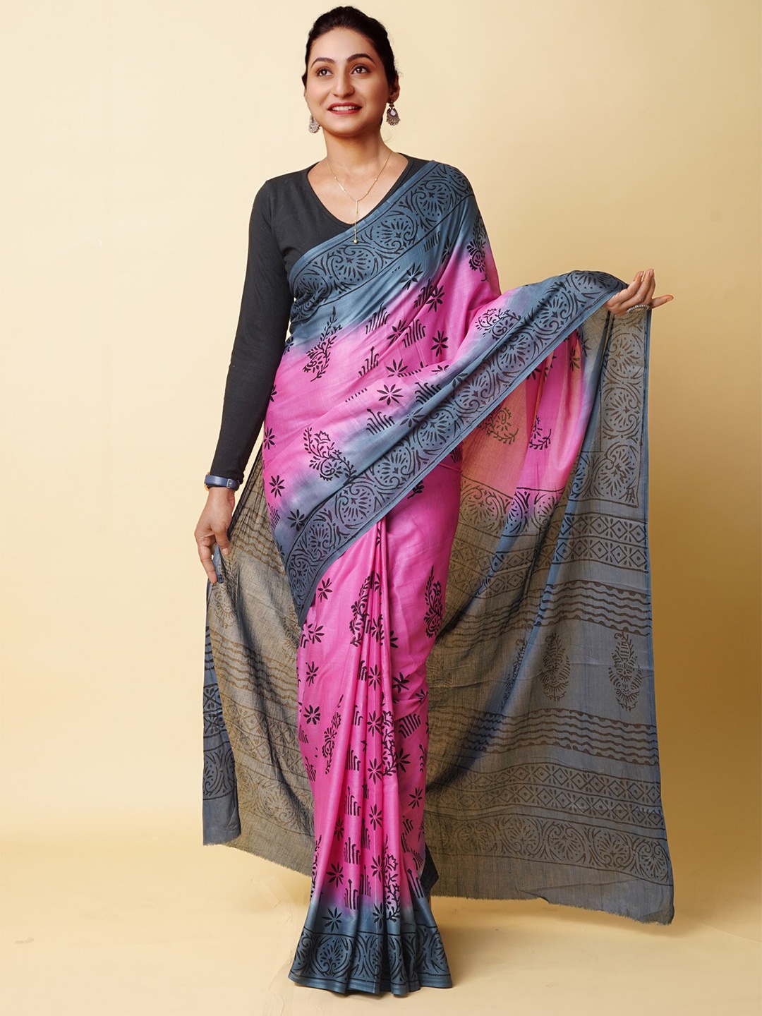 

Unnati Silks Ethnic Motifs Pure Cotton Handloom Block Print Saree, Pink