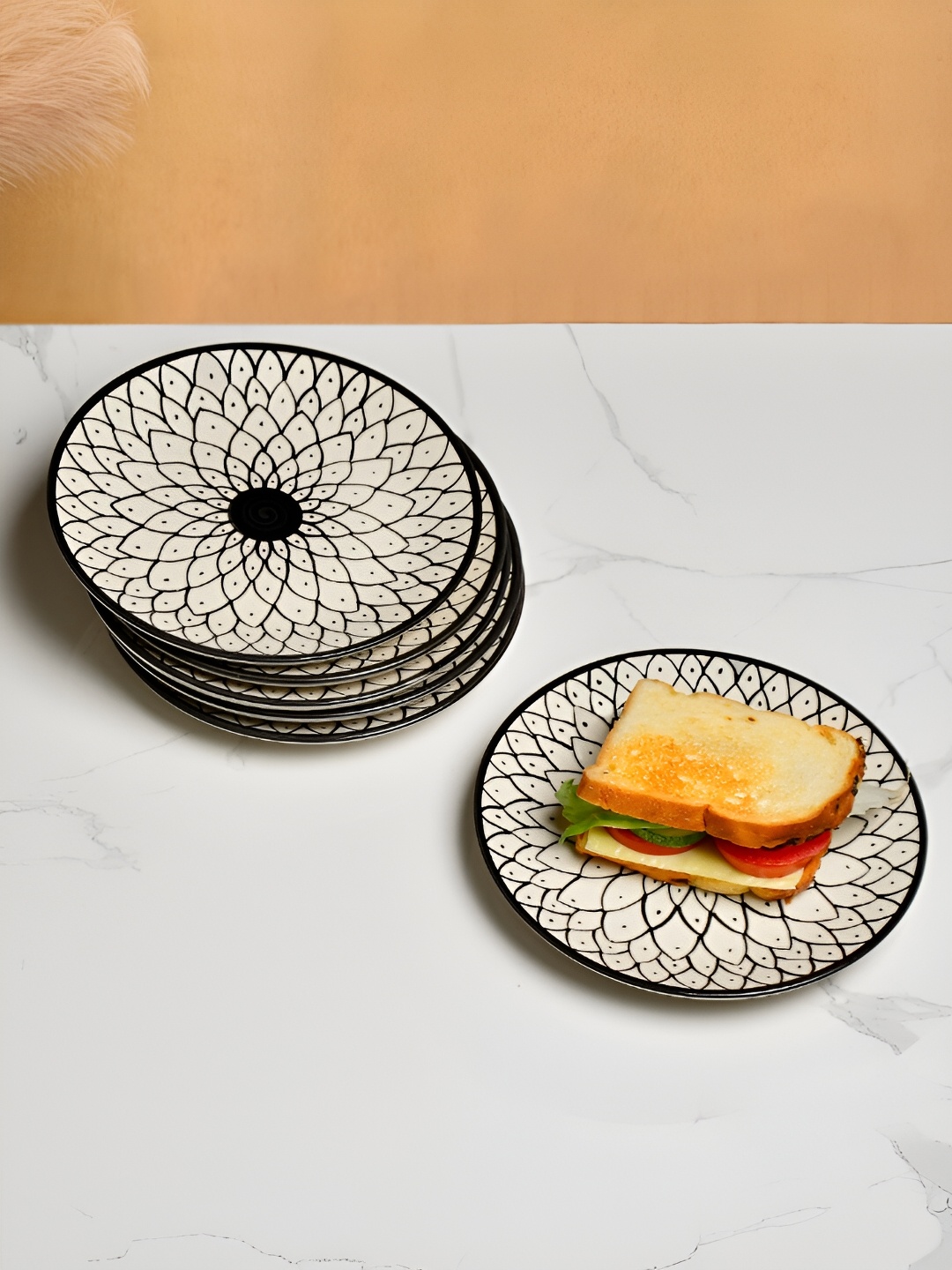 

StyleMyWay Black & White 6 Pieces Printed Ceramic Plates