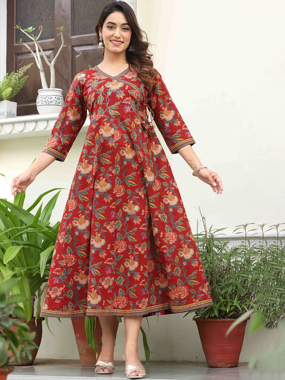 

DARVIKAA COLLECTION Floral Printed V Neck Sequinned Anarkali Kurta, Red