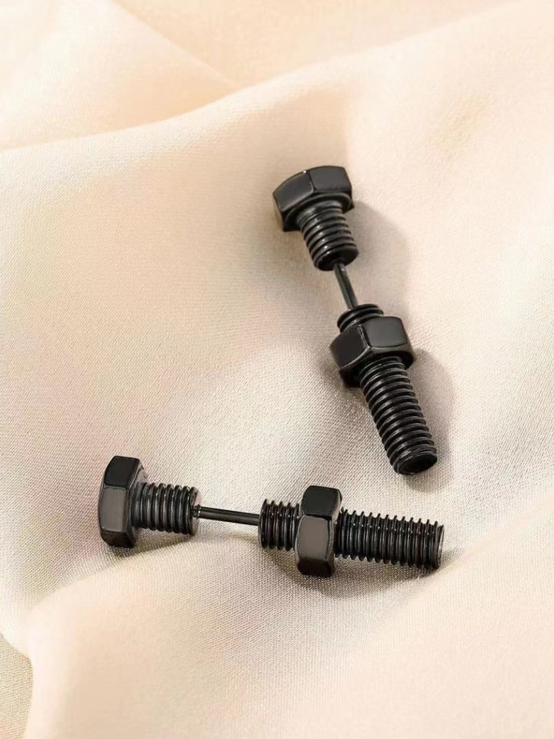 

SALTY Men Contemporary Drop Earrings, Black