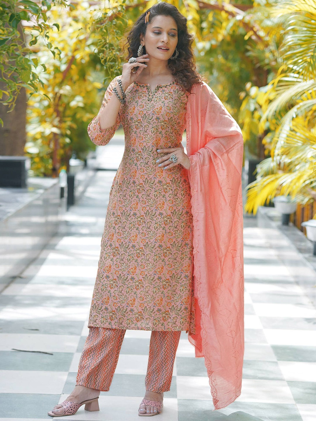 

Peachmode Notch Neck Floral Printed Regular Beads and Stones Straight Kurta Set, Peach