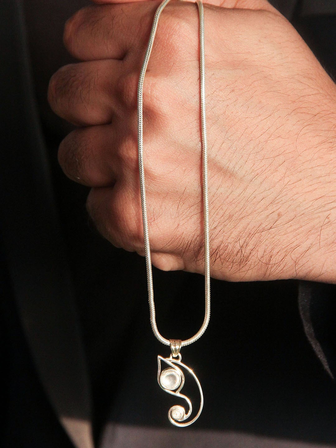 

Unniyarcha 92.5 Silver-Plated Contemporary Pendant with Chain