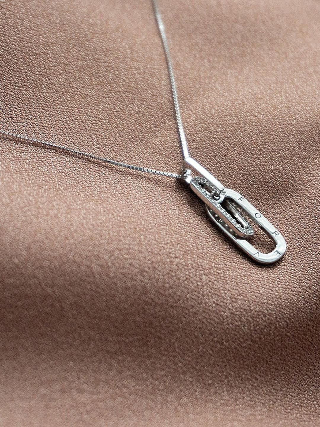 

VAGHBHATT Silver-Plated Stainless Steel Interlocking Oval Design Pendant & Chain